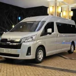 การตกแต่งภายในสวยงามแบบพรีเมียมในรถตู้ Toyota Commuter